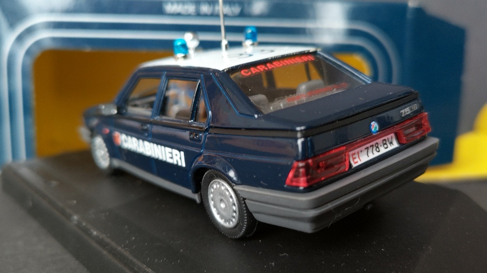 Alfa Romeo 75 1600 Carabinieri 1:43 Progetto K Pol, Hobby en Vrije tijd, Overige merken, Auto, Verzenden, .