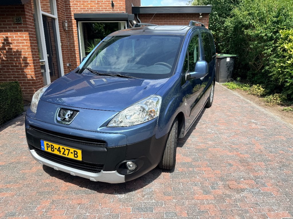 Peugeot Partner Tepee Family 1.6 16v rolstoelauto CarPlay, Auto's, Voorwielaandrijving, Stof, Zwart, 4 cilinders