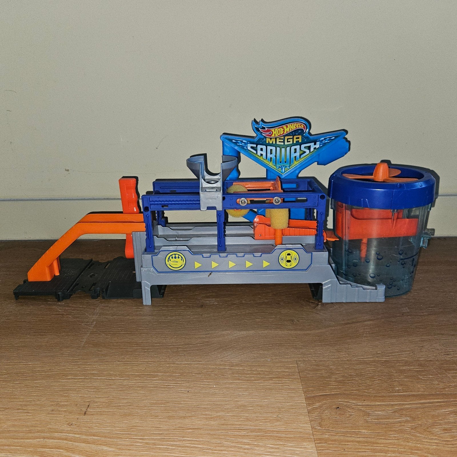 Hot Wheels Mega Carwash speelset, Ophalen