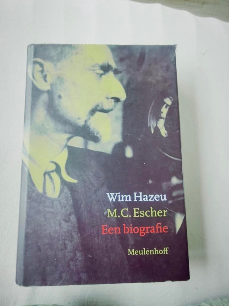 M.C. Escher: Een biografie door Wim Hazeu, Ophalen of Verzenden