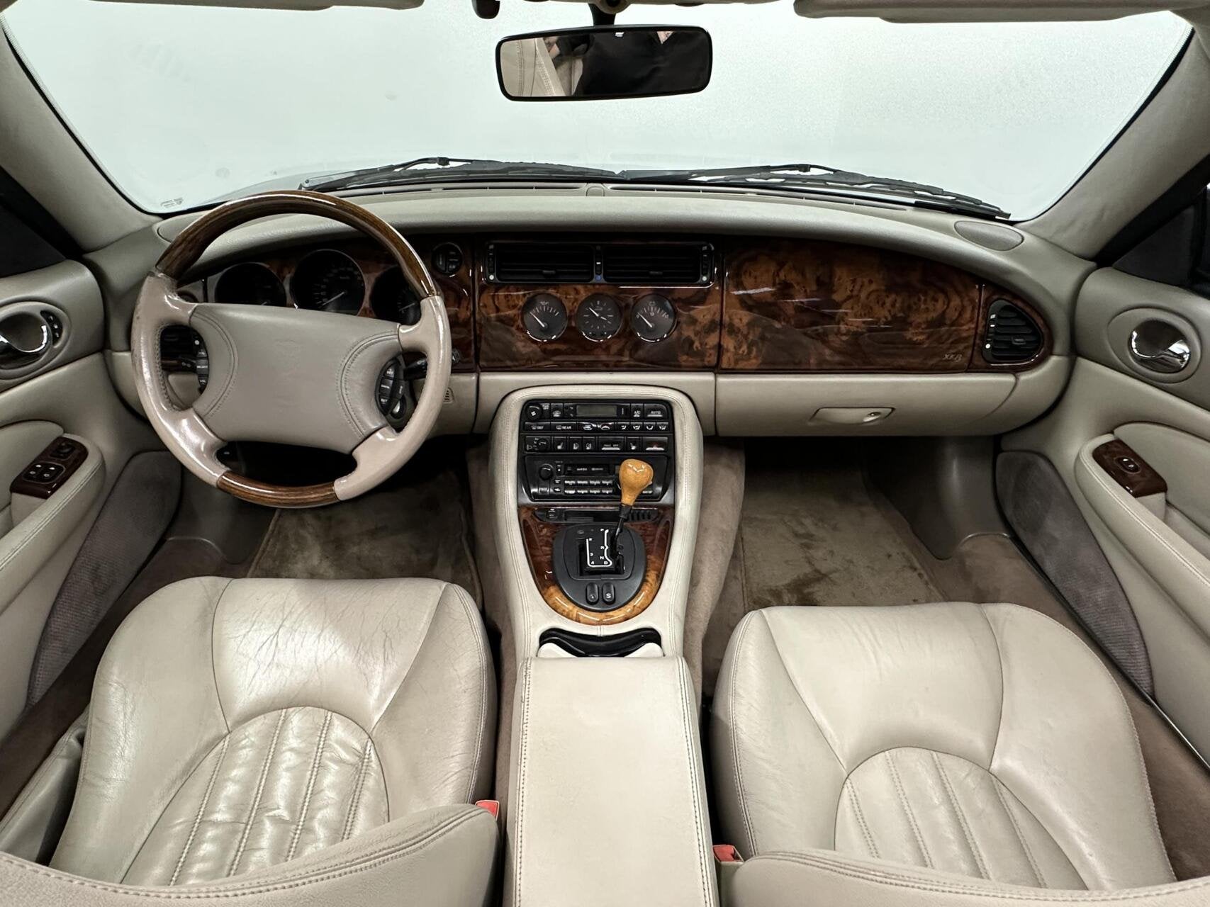 Jaguar XK8 4.0 V8 Convertible LEER ECC CRUISE STOELVERWARMIN, Achterwielaandrijving, Gebruikt, 4 stoelen, Leder