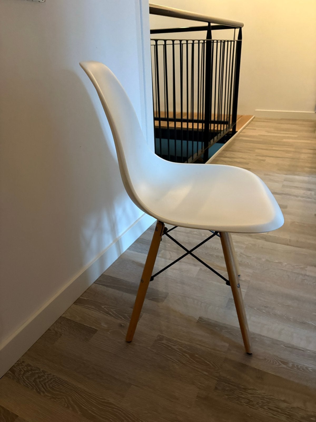 Witte look a like Eames DSW stoel voor kind, Ophalen, Gebruikt, Wit, Hout