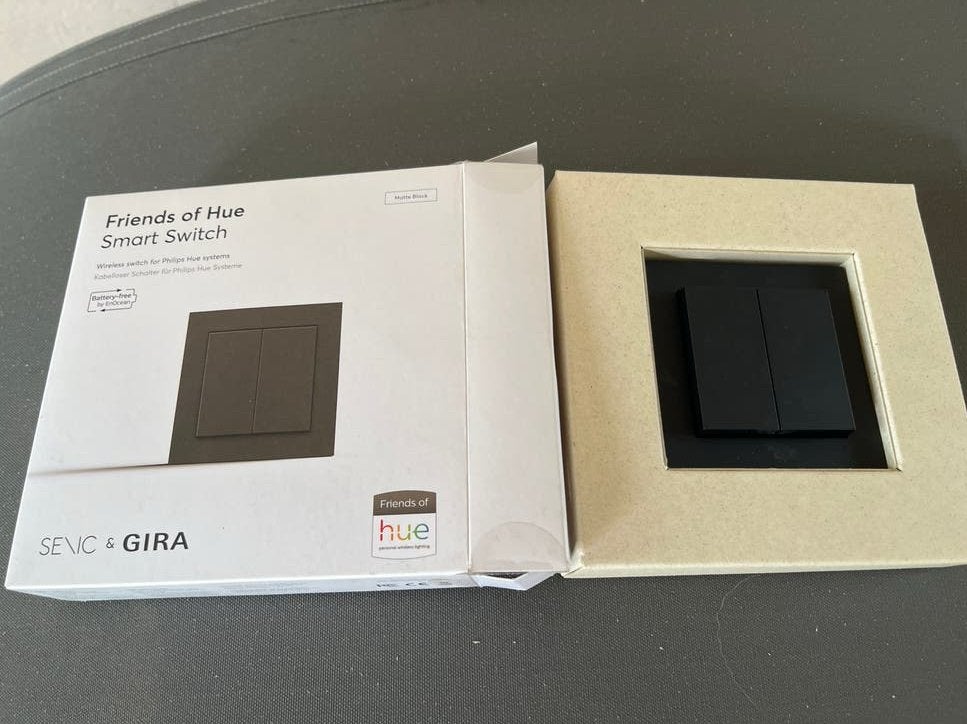 Friends of Hue Smart Switch - Senic & Gira (Mat Zwart), Doe-het-zelf en Verbouw, Elektra en Kabels, Ophalen, Nieuw, Gira, Schakelaar