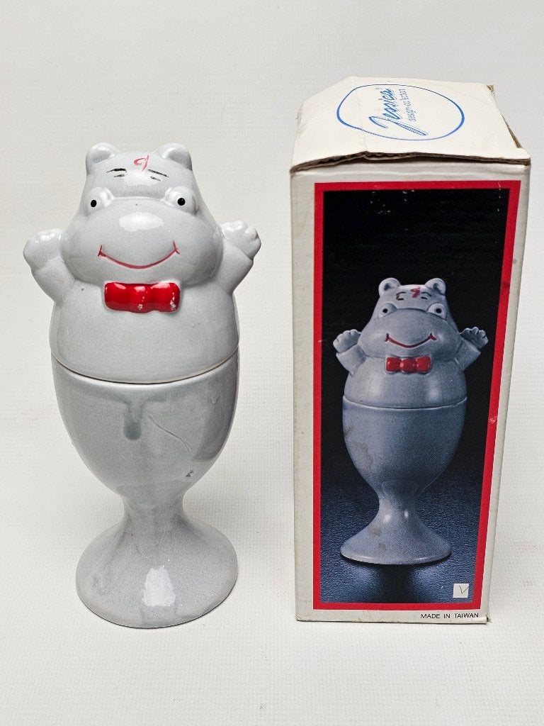 # Jessica Design Collectie Eierdop Hippo. We hebben er 3 van, Ophalen of Verzenden, Gebruikt, Overige stijlen, Overige typen