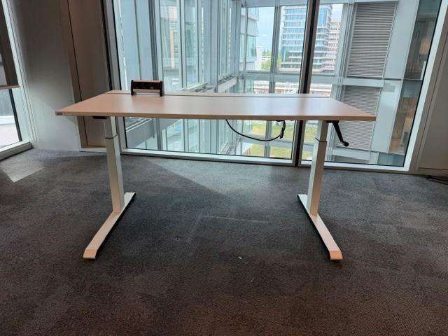 Foto 2 van Sedus Verstelbaar bureau met slinger,stopcontact, 20 st