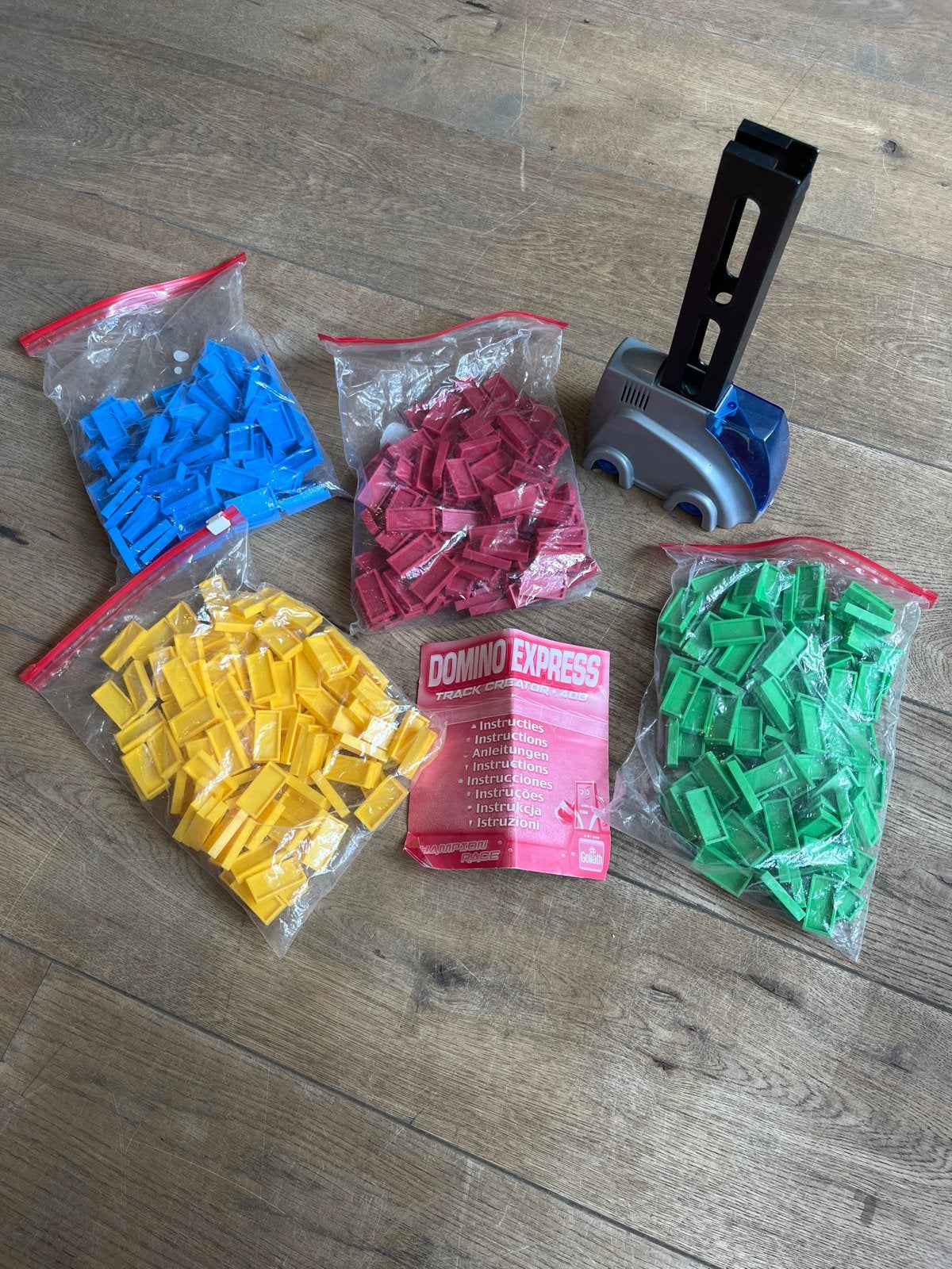 Domino Express Track Set met 400 dominostenen, Ophalen of Verzenden, Gebruikt, Jongen of Meisje