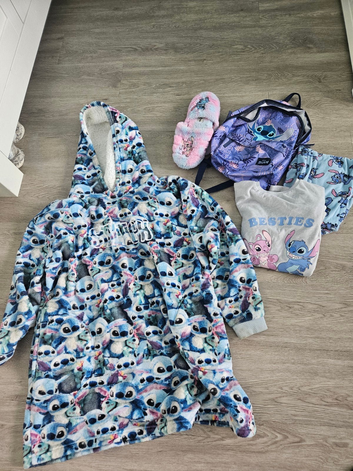 Pakket van Stitch rugzak, hoodie, pantoffels, pyjama, Ophalen of Verzenden