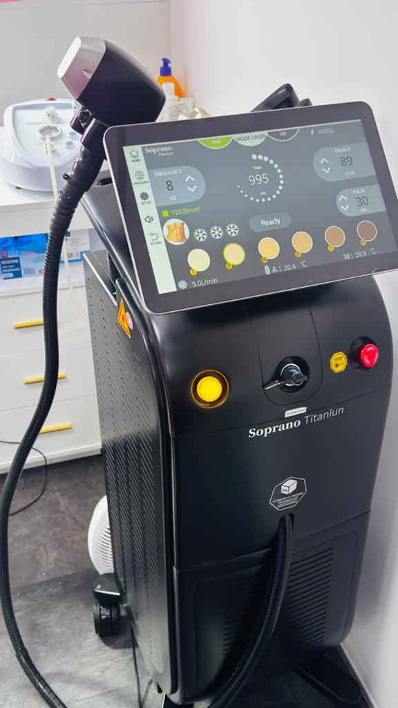 Soprano Titanium Diode Laser Ontharing Machine, Ophalen, Zo goed als nieuw, Scheren en Epileren