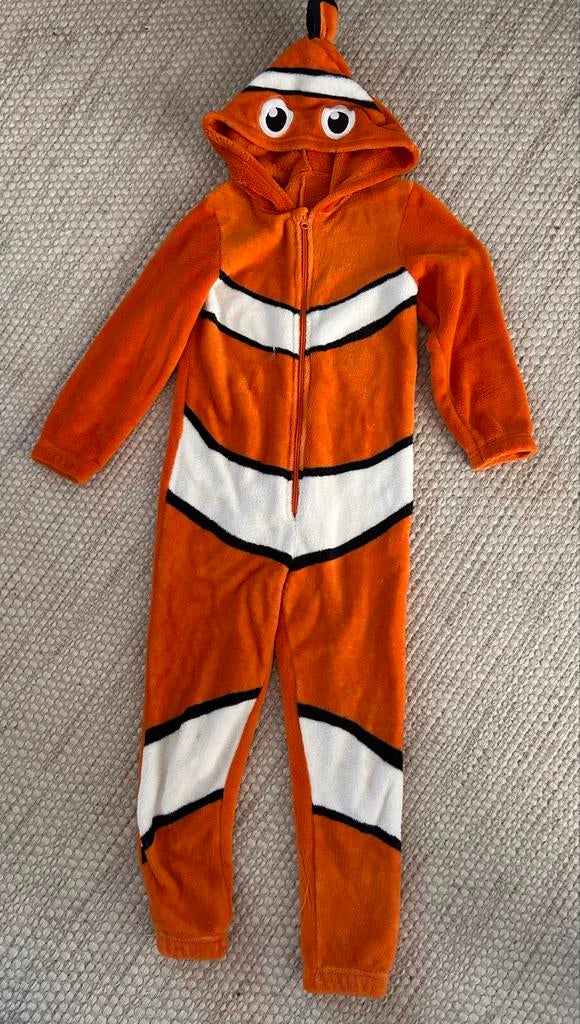 Oranje 🧡  Nemo Onesie / Verkleedpak maat 134/140, Ophalen of Verzenden, Zo goed als nieuw, 134 t/m 140, Jongen of Meisje