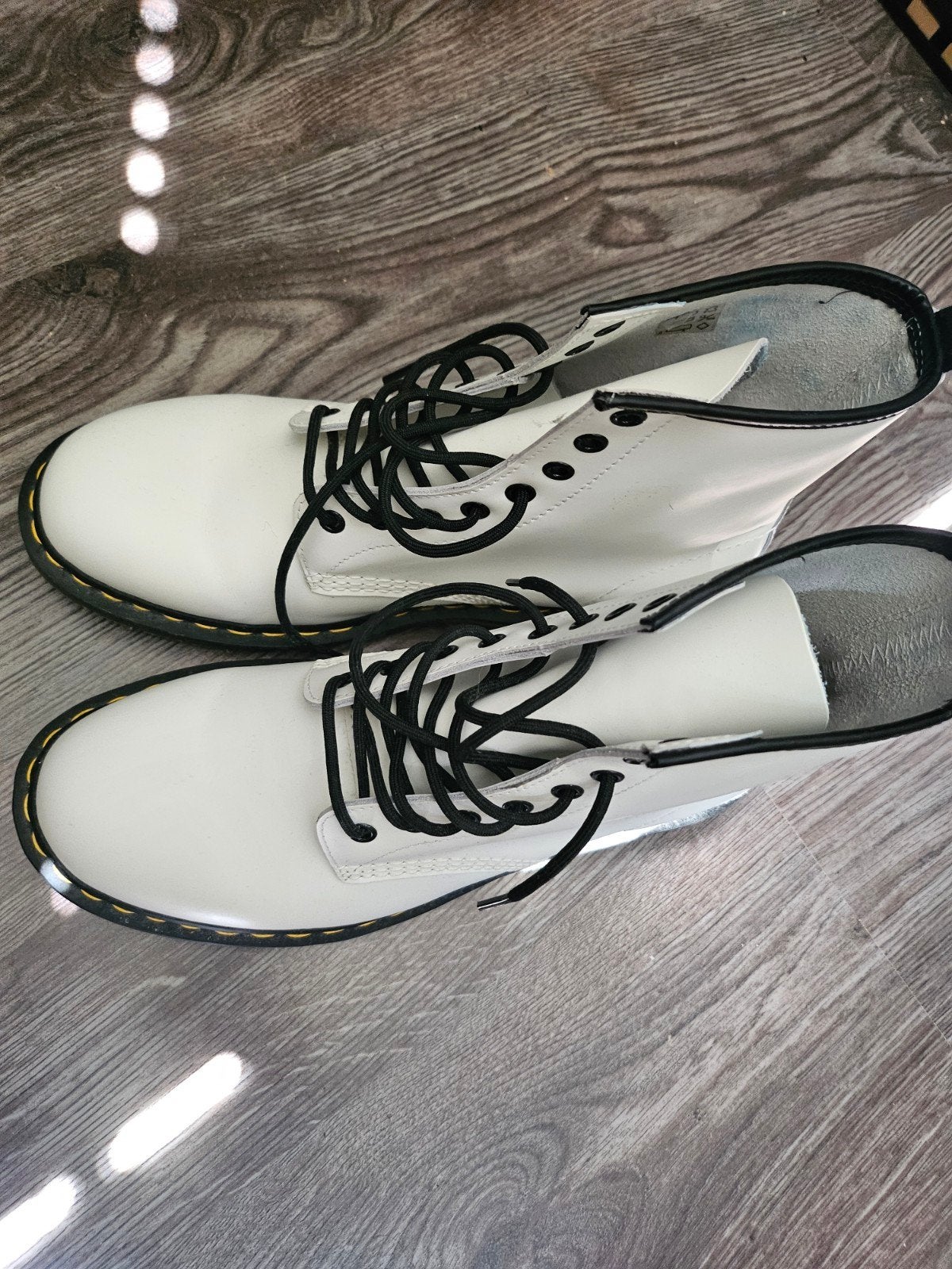Witte Dr Martens., Kleding | Dames, Schoenen, Verzenden, Zo goed als nieuw, Wit