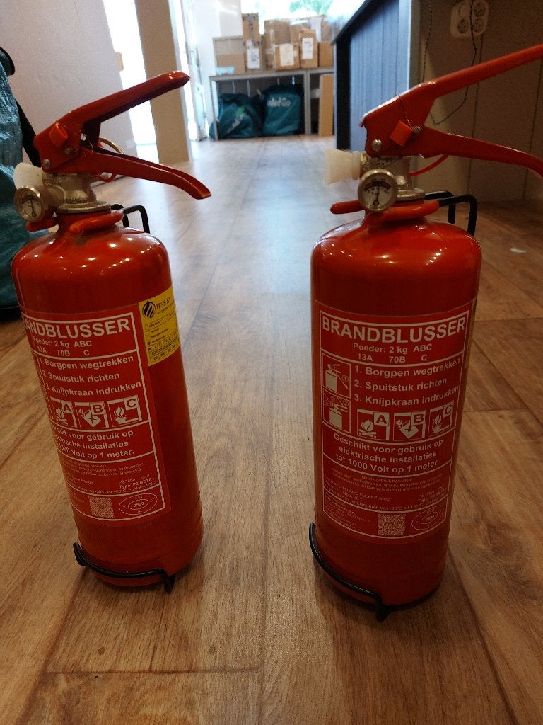 2 x brandblusser, Ophalen of Verzenden, Zo goed als nieuw, Brandblusser
