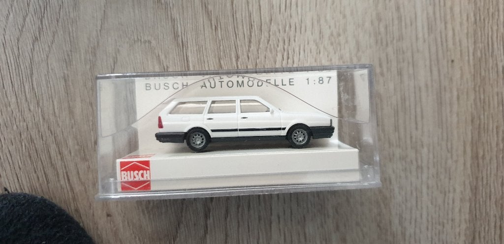 busch 48100 vw passat variant wit 1/87, Ophalen of Verzenden, Nieuw, Auto