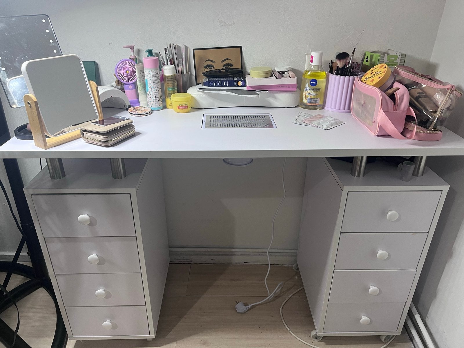 Professionele nageltafel met afzuiging, Ophalen, Kunststof, Gebruikt, 50 tot 100 cm