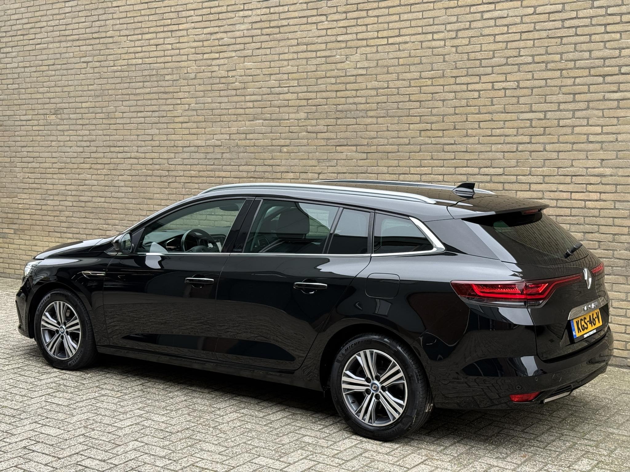 Renault Mégane 1.6 E-Tech Plug-In Hybrid 160 Intens | Leder, Auto's, Renault, Gebruikt, 4 cilinders, Zwart, Hybride Elektrisch/Benzine
