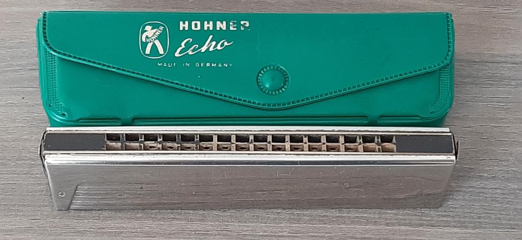 vintage Hohner Echo tremolo mondharmonica, Muziek en Instrumenten, Blaasinstrumenten | Mondharmonica's, Ophalen, Gebruikt, C-mondharmonica
