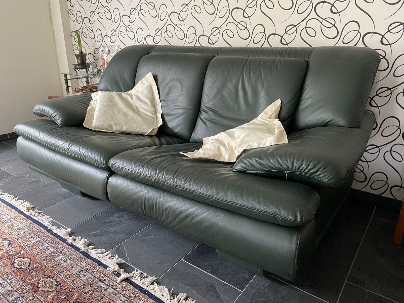 Comfortabele groene skai bank, Ophalen, Overige materialen, Gebruikt, Driepersoons
