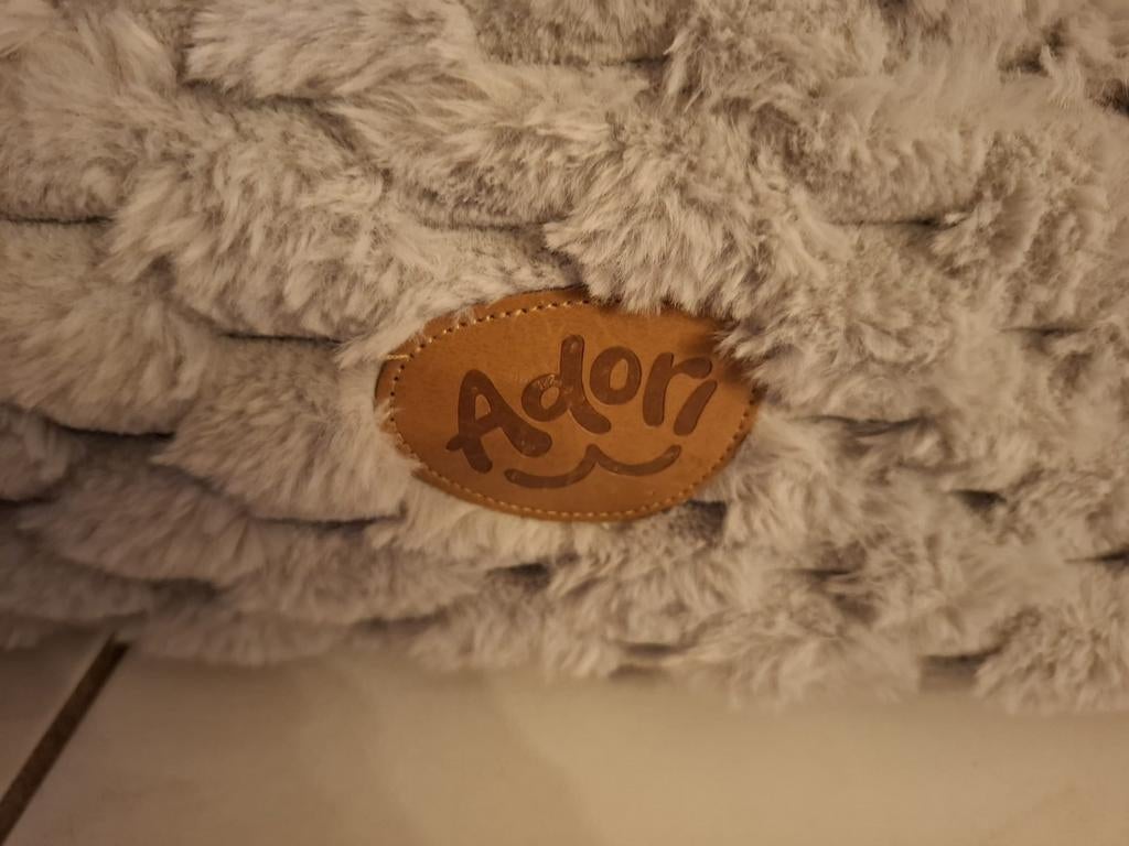 Adori Hondenmand/Kussen - Zacht en Comfortabel, Huis en Inrichting, Banken | Voetenbanken en Poefen, Ophalen, 50 tot 75 cm, Zo goed als nieuw