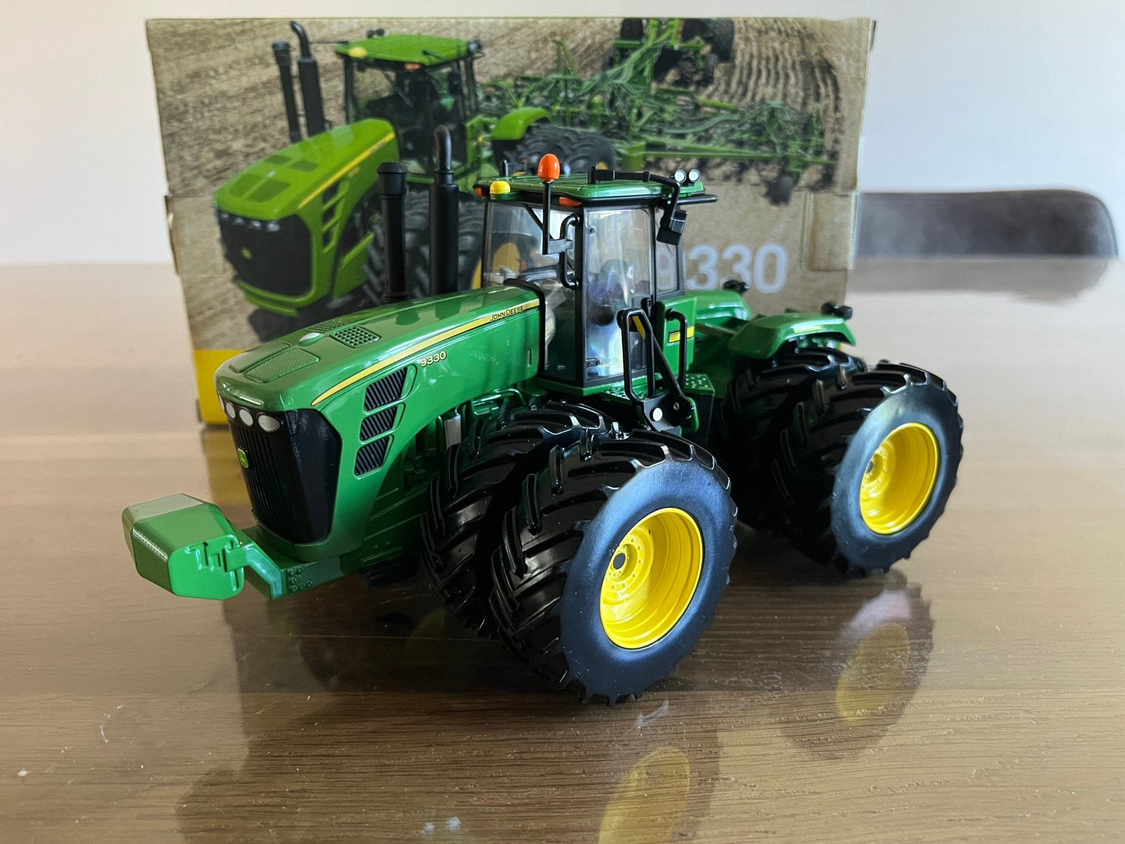 John Deere 9330 kniktractor Ertl 45065 Prestige Collection, Ophalen of Verzenden, Nieuw, Tractor of Landbouw, ERTL