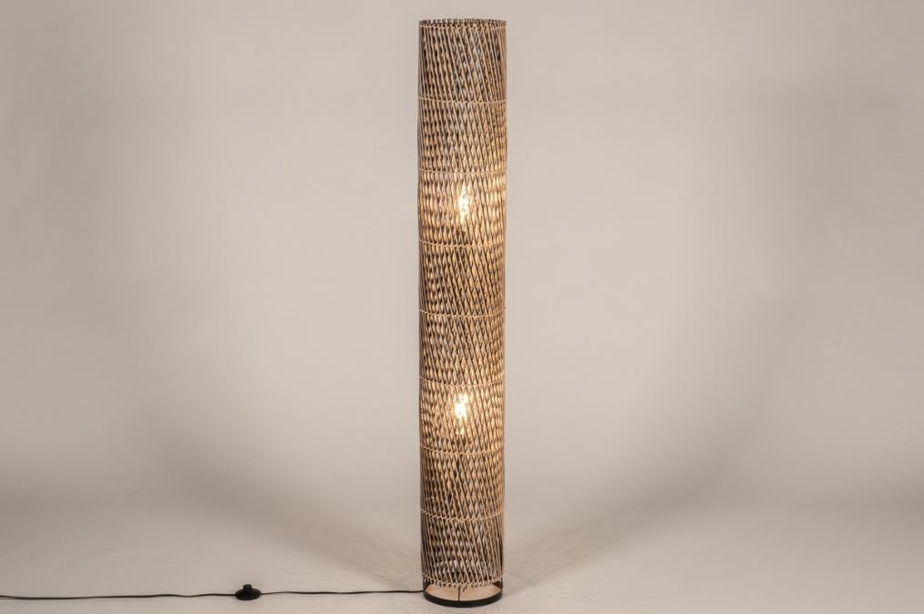 vloerlamp zwart riet bamboe bank stoel hoekbank bed lamp, Ophalen of Verzenden, Nieuw, Metaal