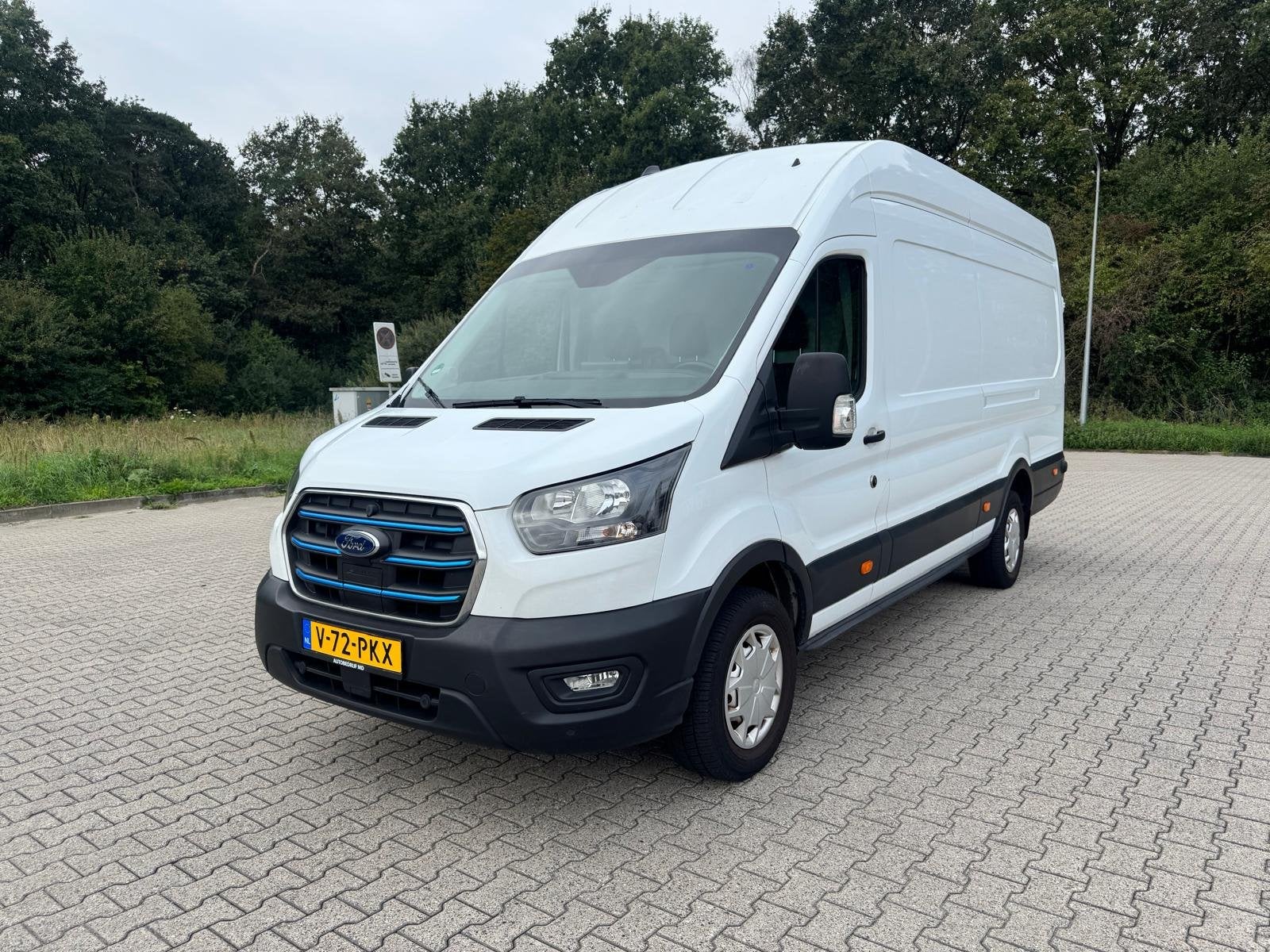 Ford E-Transit 350 L4H3 Trend 68 kWh 184PK | Camera | Carpla, Auto's, Automaat, Achterwielaandrijving, Gebruikt, 750 kg