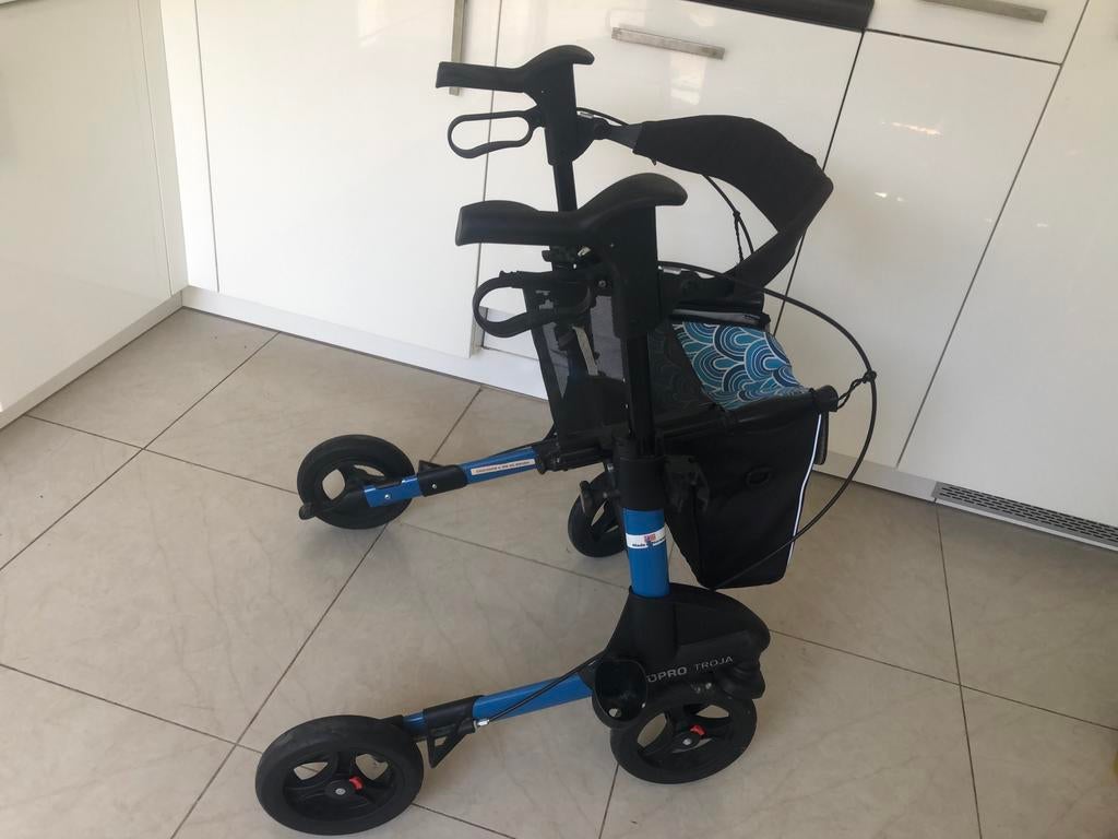 Rollater topro troja  2G, Diversen, Rollators, Ophalen, Opvouwbaar, Zo goed als nieuw