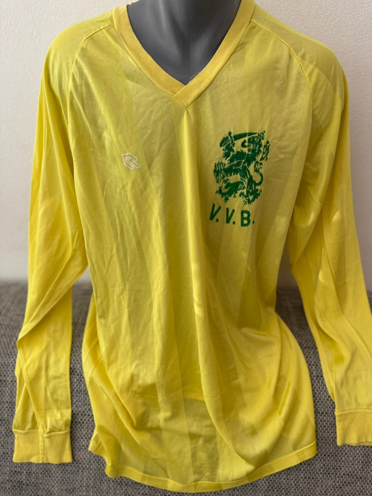 Vintage Robey voetbalshirt / oud sprtshirt V.V.B., Ophalen of Verzenden, Gebruikt, Buitenlandse clubs, Shirt