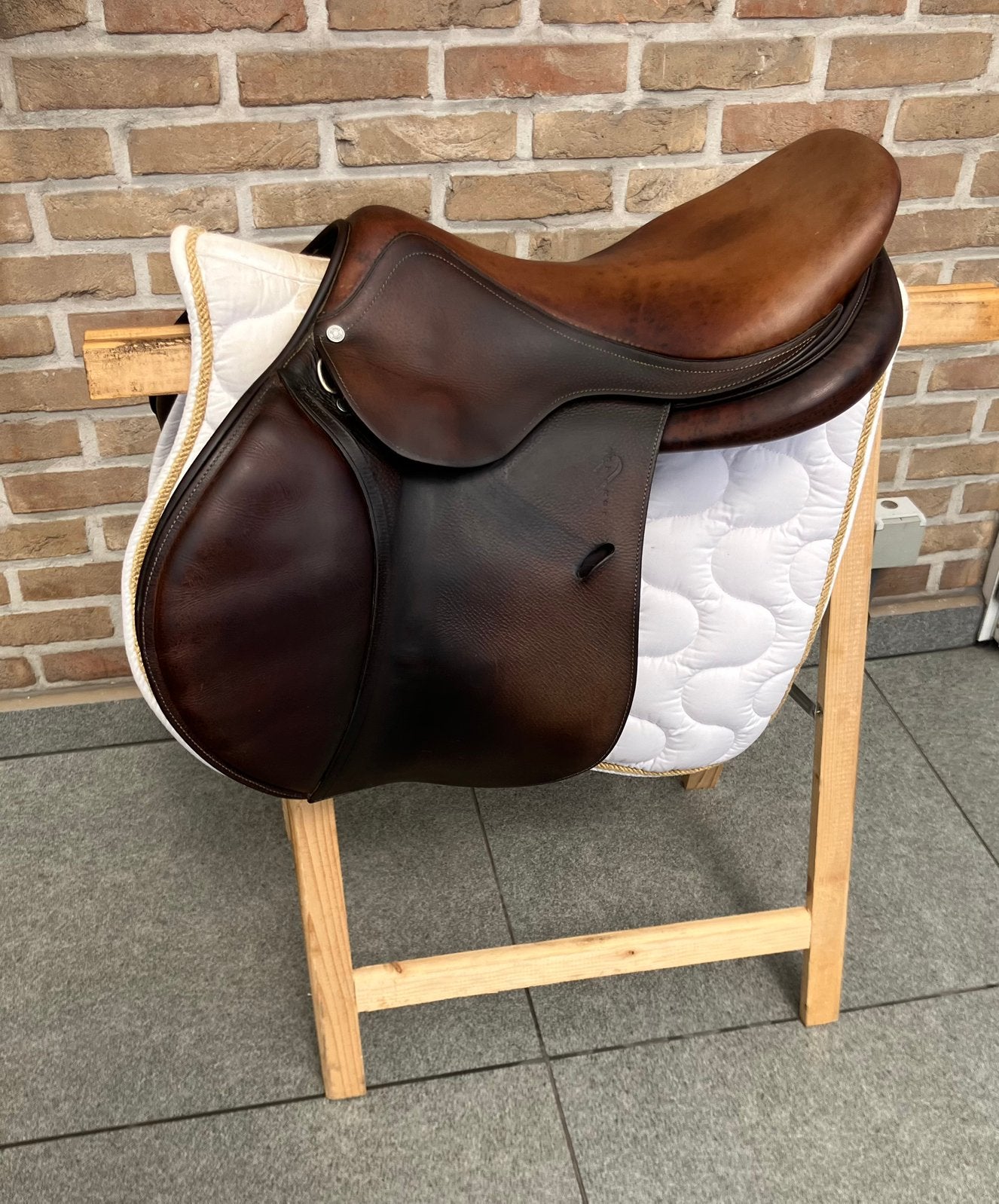 Springzadel Antares 17,5 inch, Dieren en Toebehoren, Ophalen of Verzenden, Zo goed als nieuw, Springen