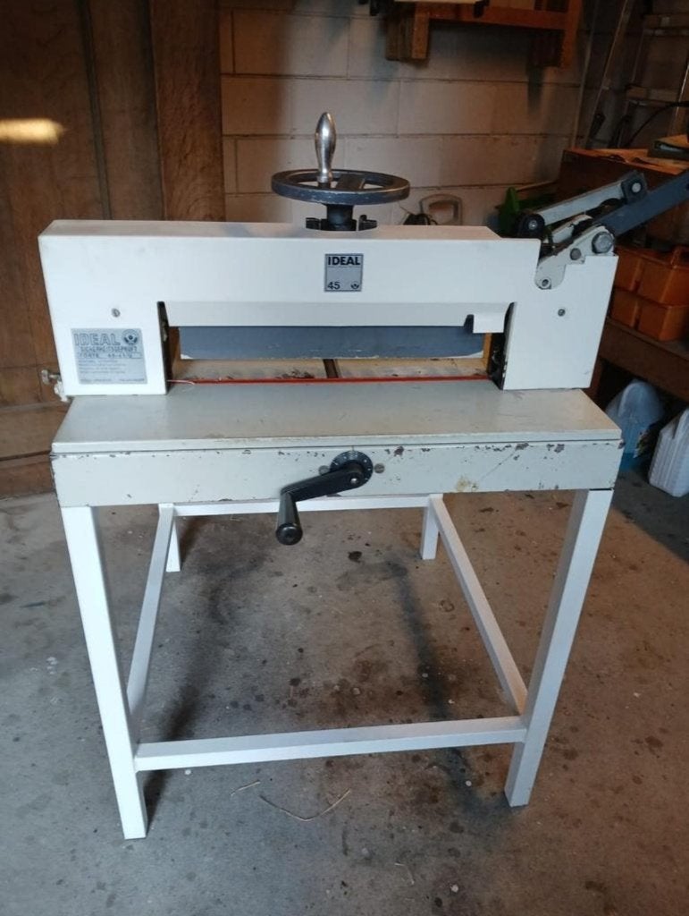 Ideal 45 papier snijmachine voor boekbinden, Ophalen, Gebruikt