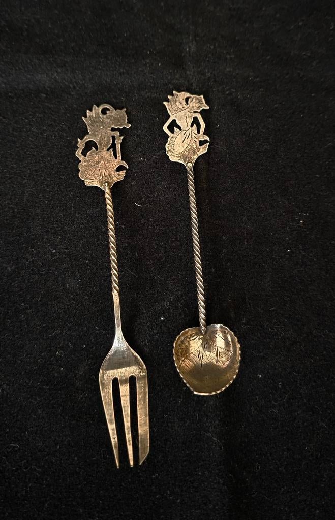 Vintage zilveren vorkje en lepeltje met Wayang figuur, Verzenden