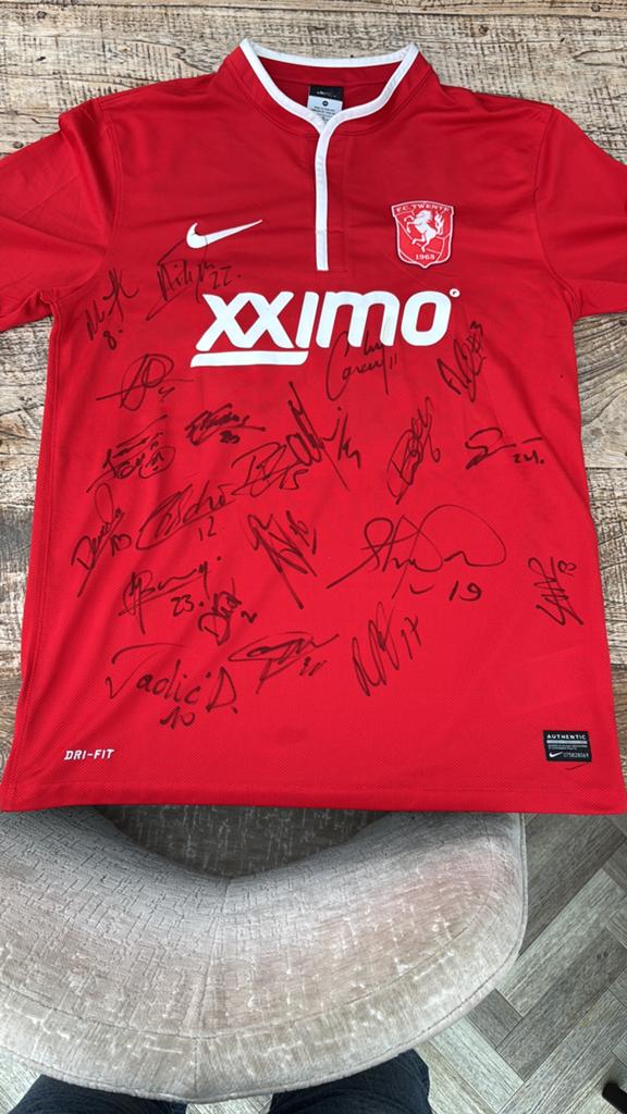 Gisigneerd FC Twente shirt, Maat M, Ophalen of Verzenden, Nieuw, Shirt