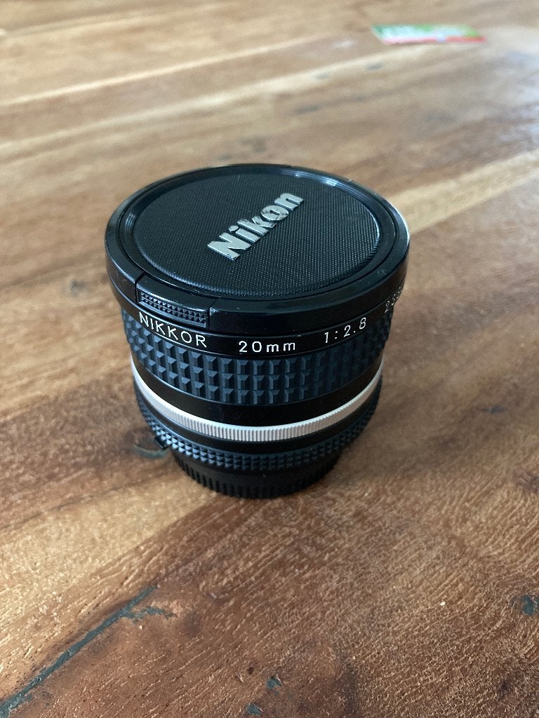 Nikon Nikkor 20mm f/2.8 AI-S CRC – Nikon F – MINT, Audio, Tv en Foto, Nikon, Zo goed als nieuw, Nikon F-mount, Beschermhoes/tas