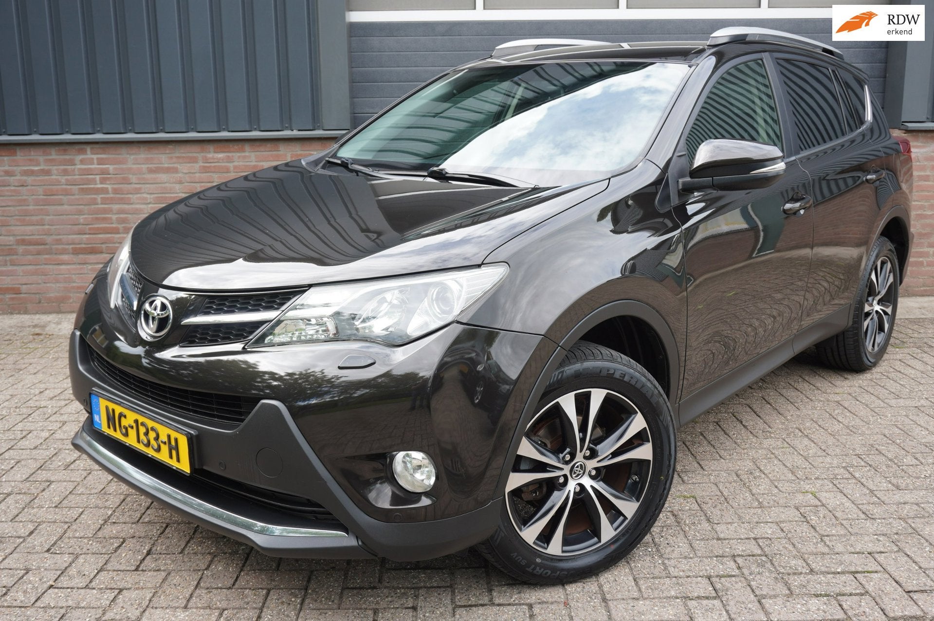 Toyota RAV4 2.0 Style 4WD Navi / Trekhaak / Achteruitrijcame, Euro 5, Stof, Gebruikt, Zwart