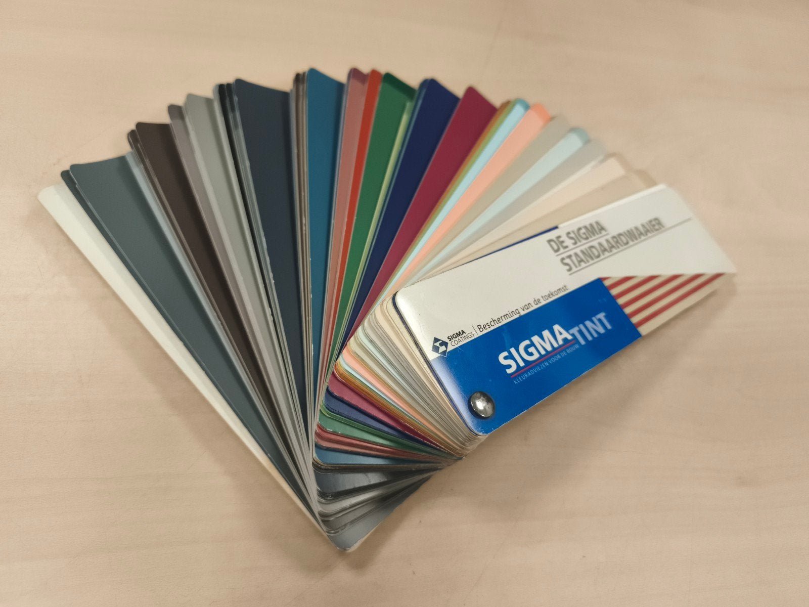 Sigma Standaardwaaier - Kleurenwaaier voor verf HG Nuenen, Ophalen, Amsterdam, Nederland, Gebruikt, Info@sigma.nl