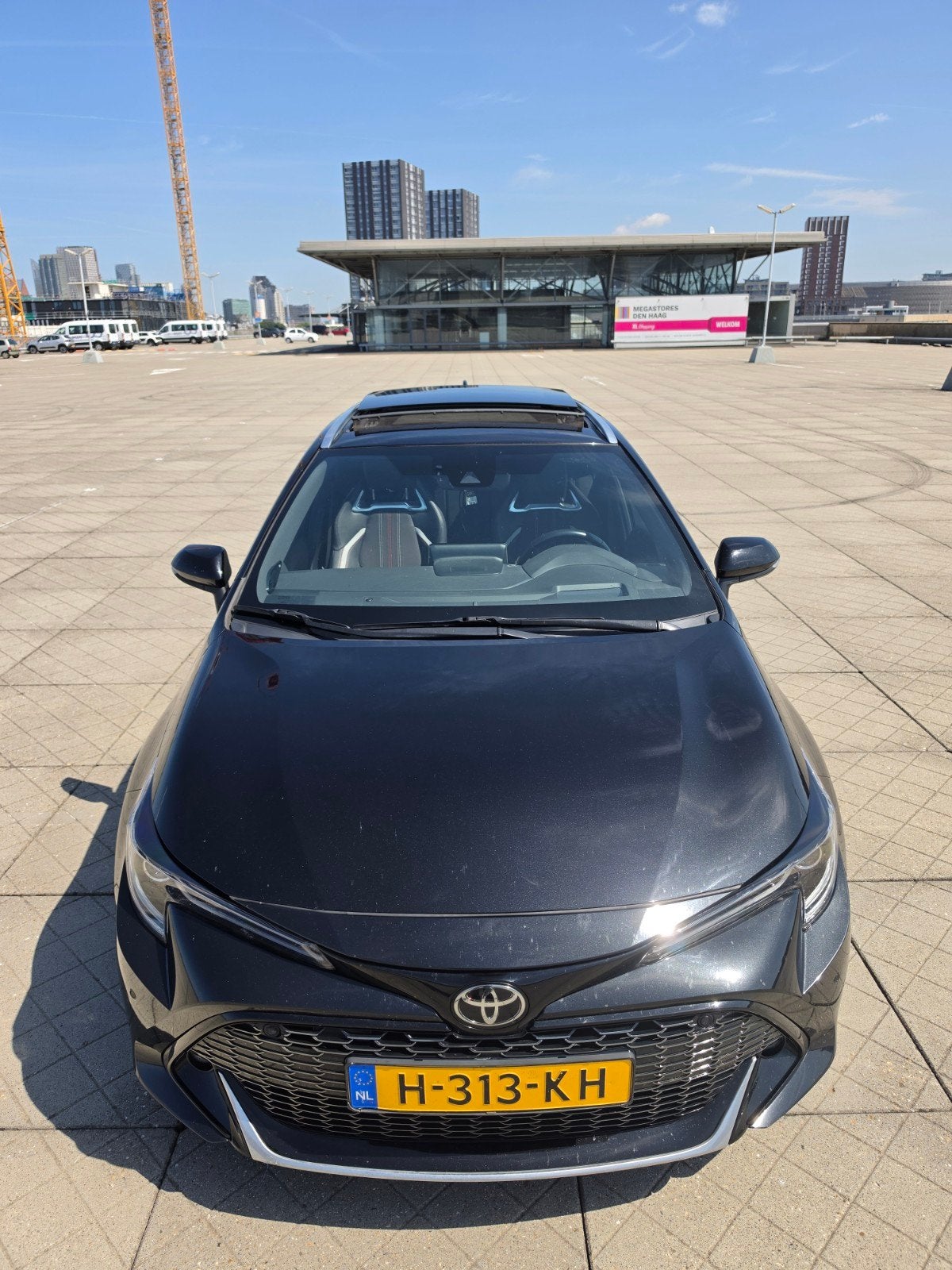Foto 7 van Toyota Corolla TS GR Sport business Hybrid 2.0L FULL OPTION