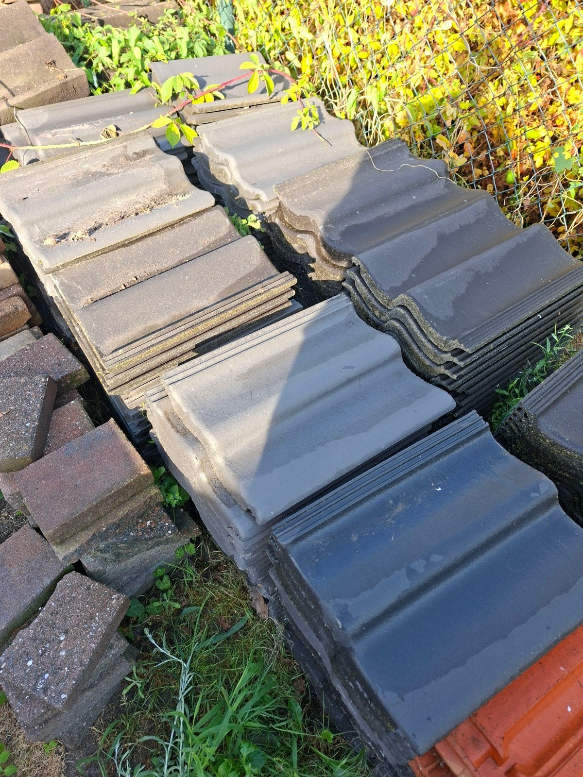 Gebruikte dakpannen - antraciet verschillende merken, Ophalen, Gebruikt, 15 m² of meer, Dakpannen