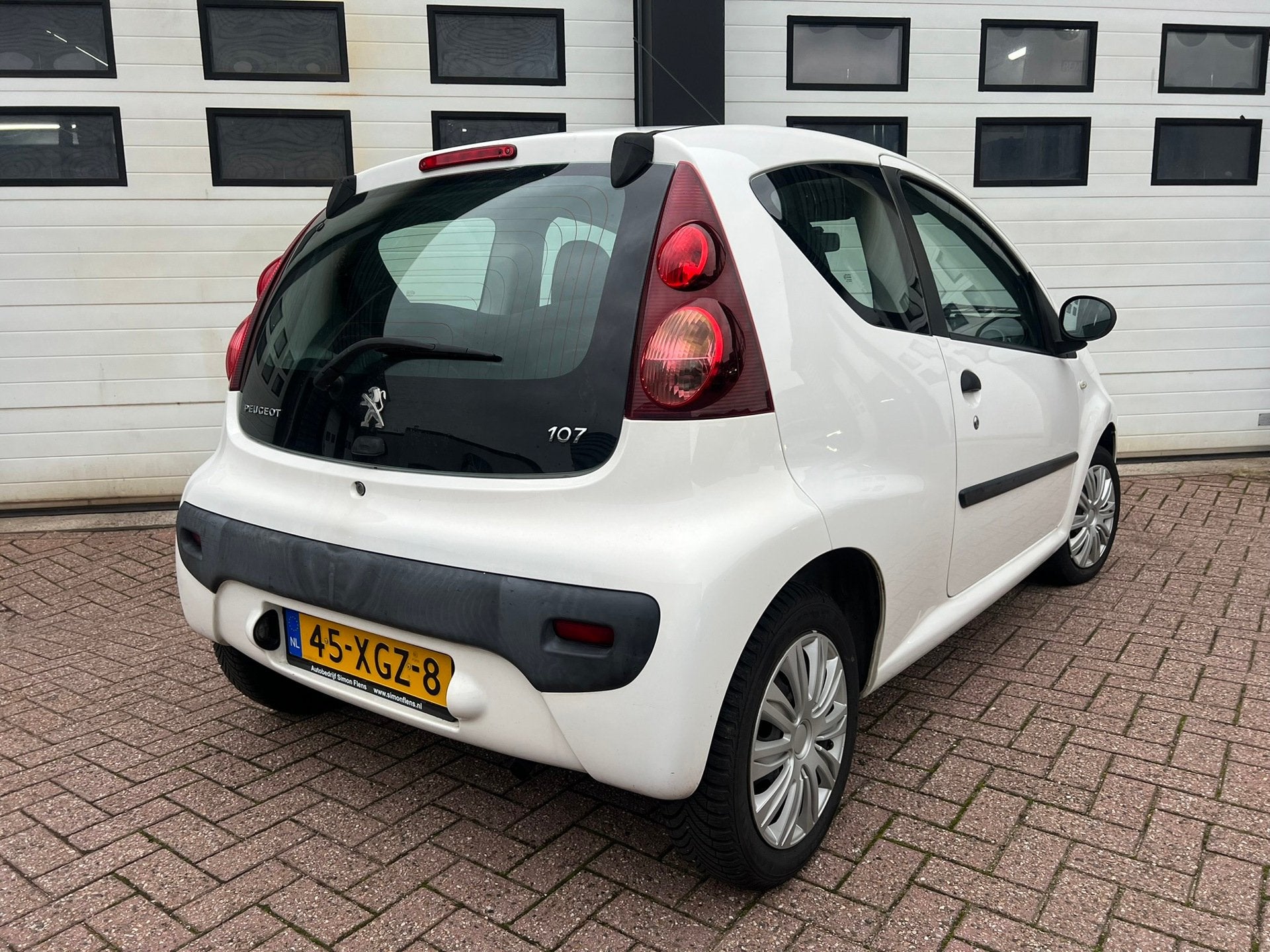 Peugeot 107 1.0 Access Accent, Voorwielaandrijving, Euro 5, Gebruikt, 4 stoelen
