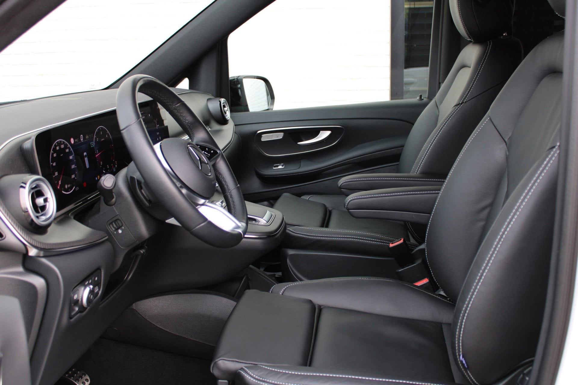 Mercedes-Benz V-Klasse 250d / DC / AMG / 2x Elec Schuifdeur, Auto's, Automatische klimaatregeling, Achterwielaandrijving, Gebruikt