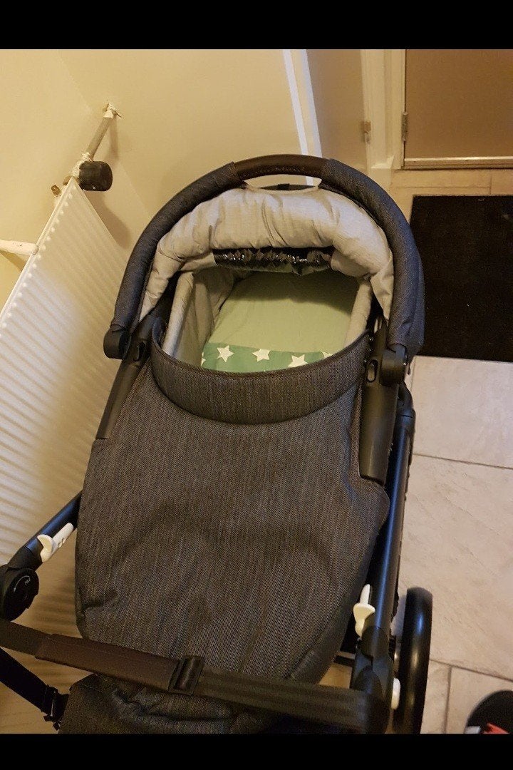 Mutsy Evi kinderwagen 3-delig, Kinderwagen, Zo goed als nieuw, Mutsy, Verstelbare duwstang