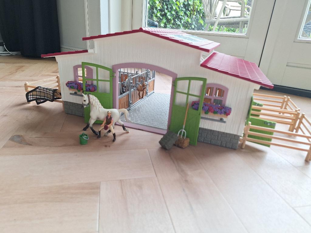Schleich horse club (42344) met doos en extra paarden, Ophalen of Verzenden, Gebruikt