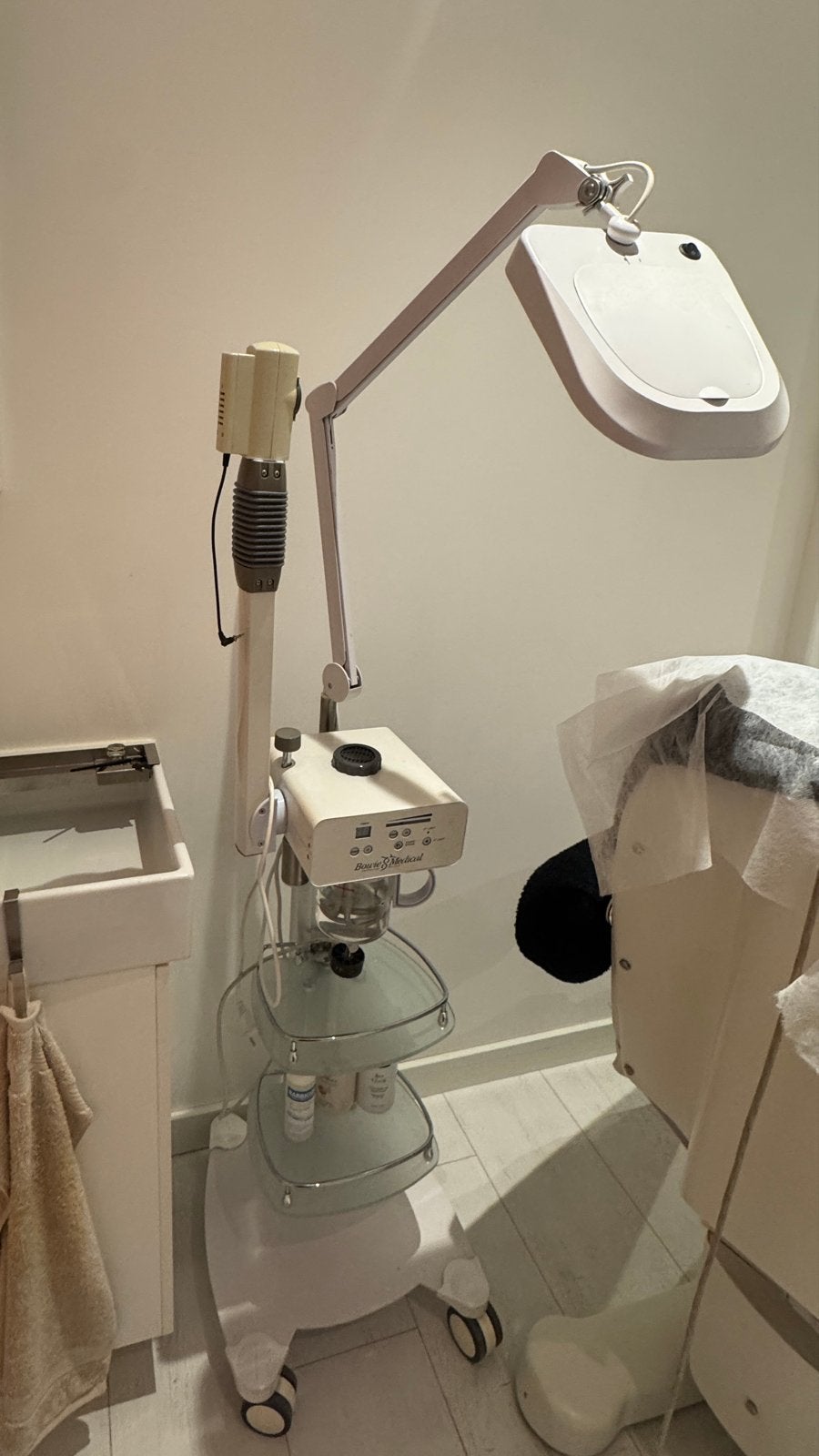 Bowie Medical vapazone met loupelamp, Witgoed en Apparatuur, Persoonlijke-verzorgingsapparatuur, Ophalen, Gebruikt, Overige typen
