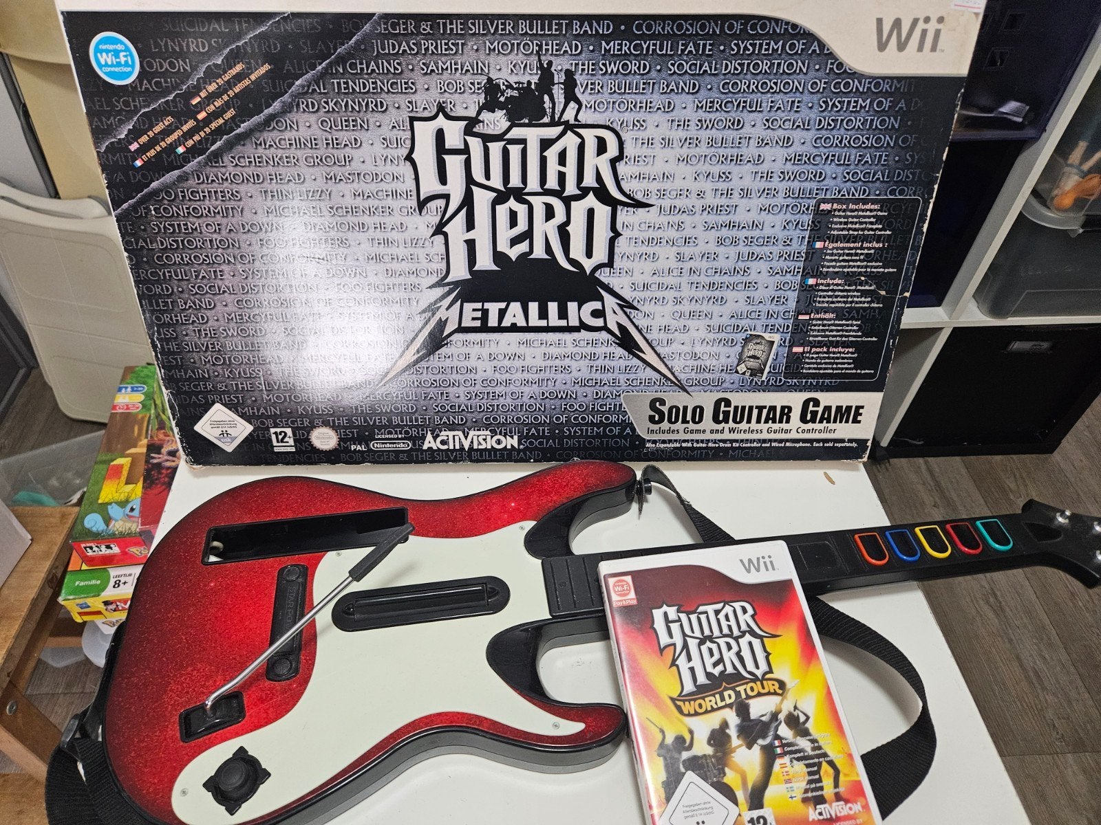 Wii Guitar Hero Metallica Compleet 2 gitaren + world tour, Muziek, Gebruikt, Eén computer, Ophalen of Verzenden
