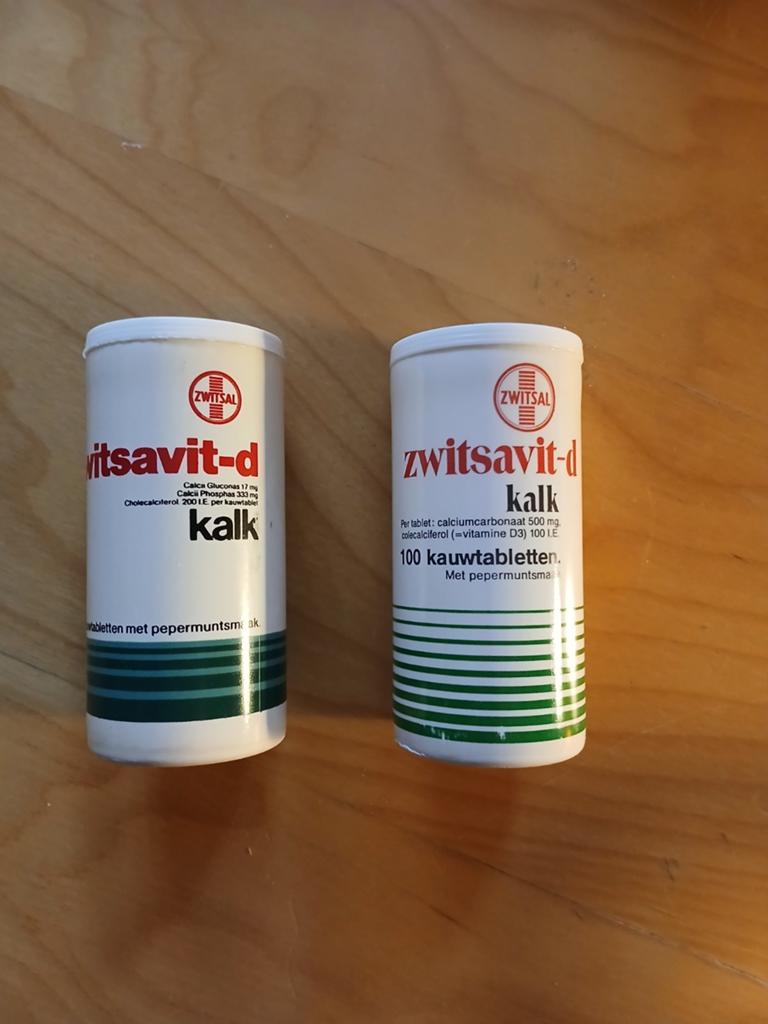 2  oude zwitsal zwitavit kalktabletten d, Ophalen of Verzenden