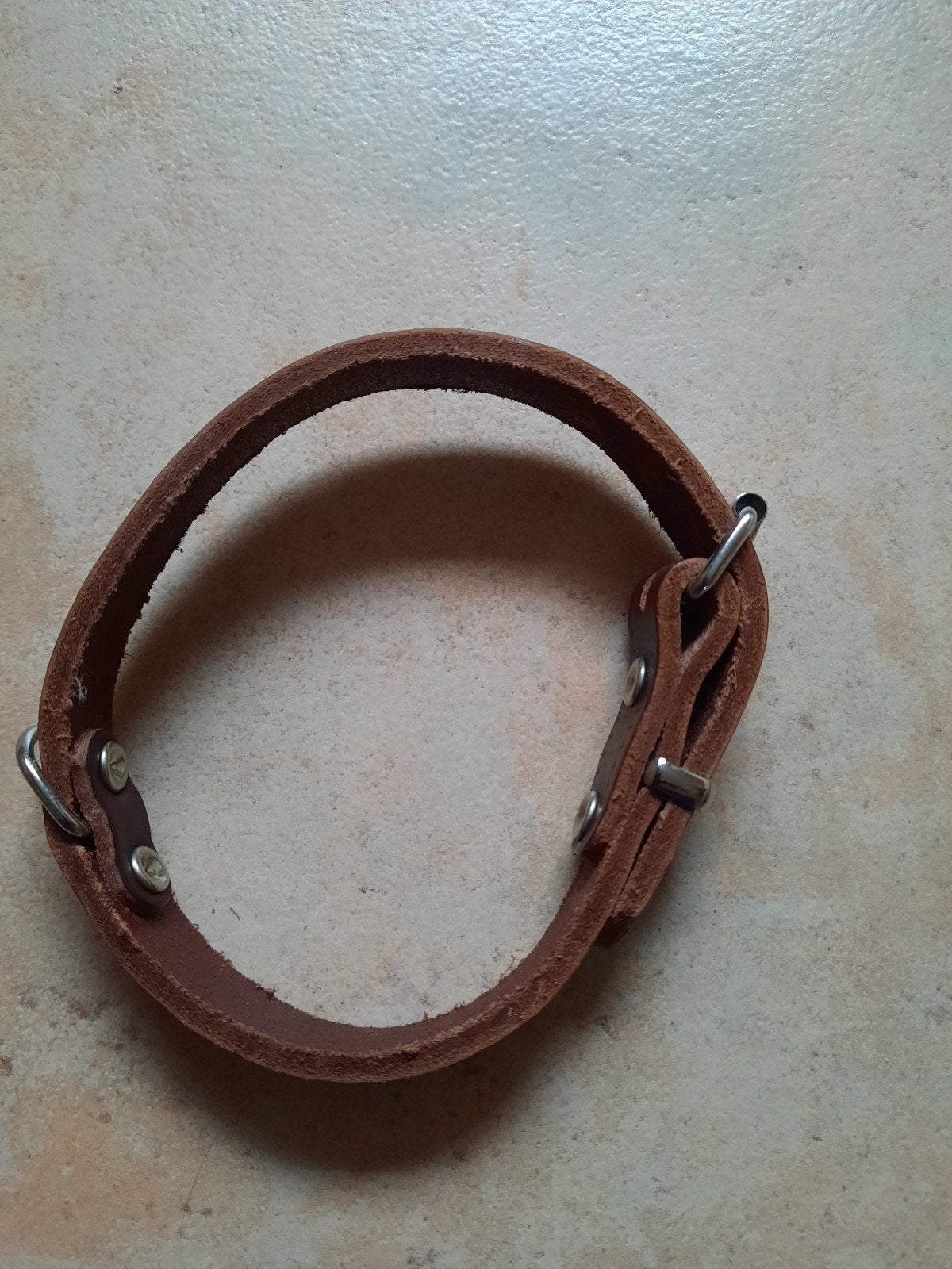 Bruin leren hondenhalsband 27 tot 32 cm omtrek, Ophalen of Verzenden, Zo goed als nieuw, Halsband