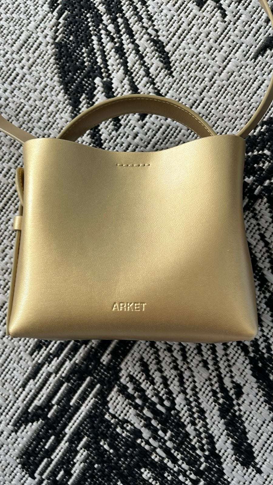 Arket mini tasje goudkleurig, Ophalen of Verzenden, Zo goed als nieuw, Overige kleuren, Avondtasje