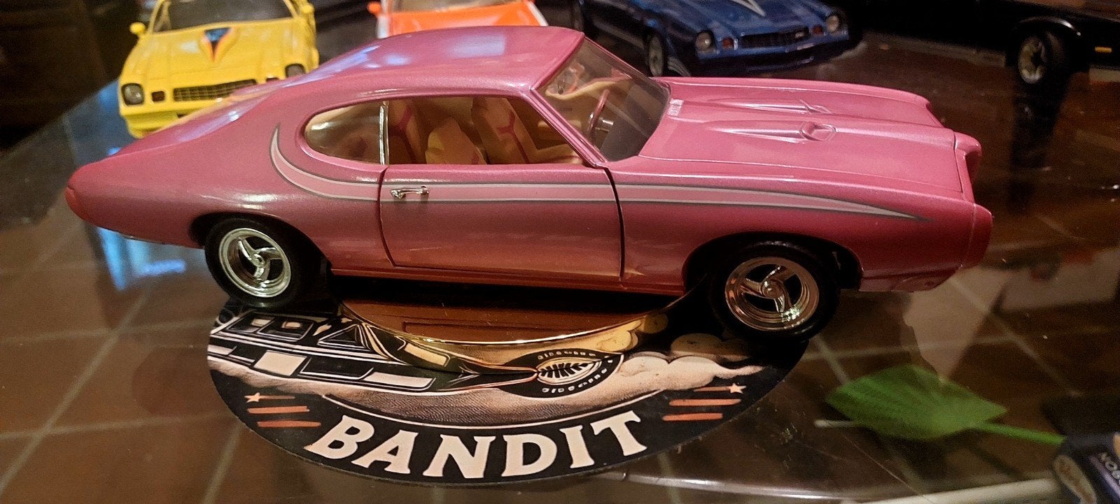 pontiac gto zeer appart in deze kleur met deze velgen no box, Ophalen of Verzenden, Zo goed als nieuw, ERTL