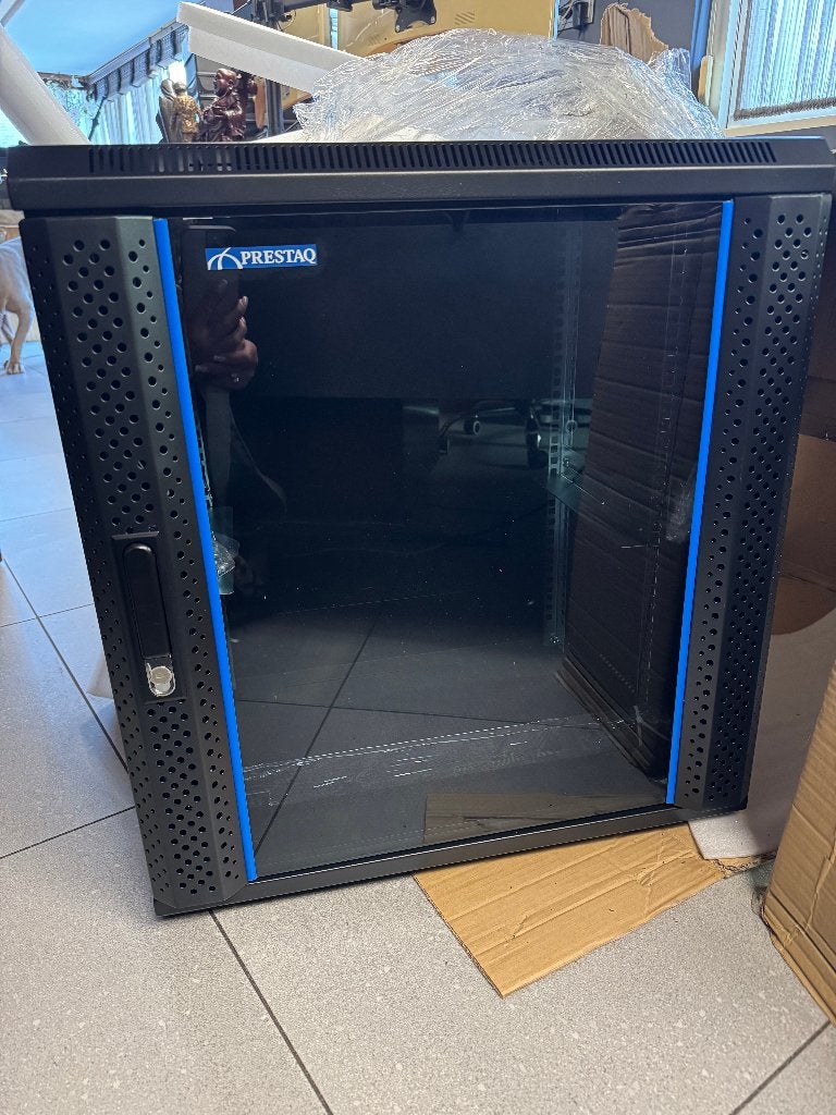 Prestaq Serverkast met Glazen Voordeur, Computers en Software, Ophalen of Verzenden, Nieuw, Glas, Plaatstaal