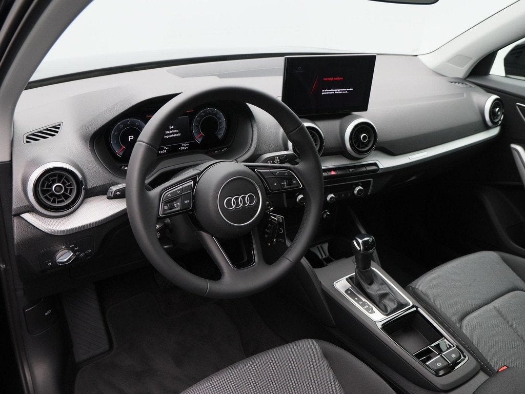 Audi Q2 Advanced Edition | Parkeer sensoren | Achteruitrijca, Auto's, Audi, Voorwielaandrijving, Stof, 150 pk, Zwart