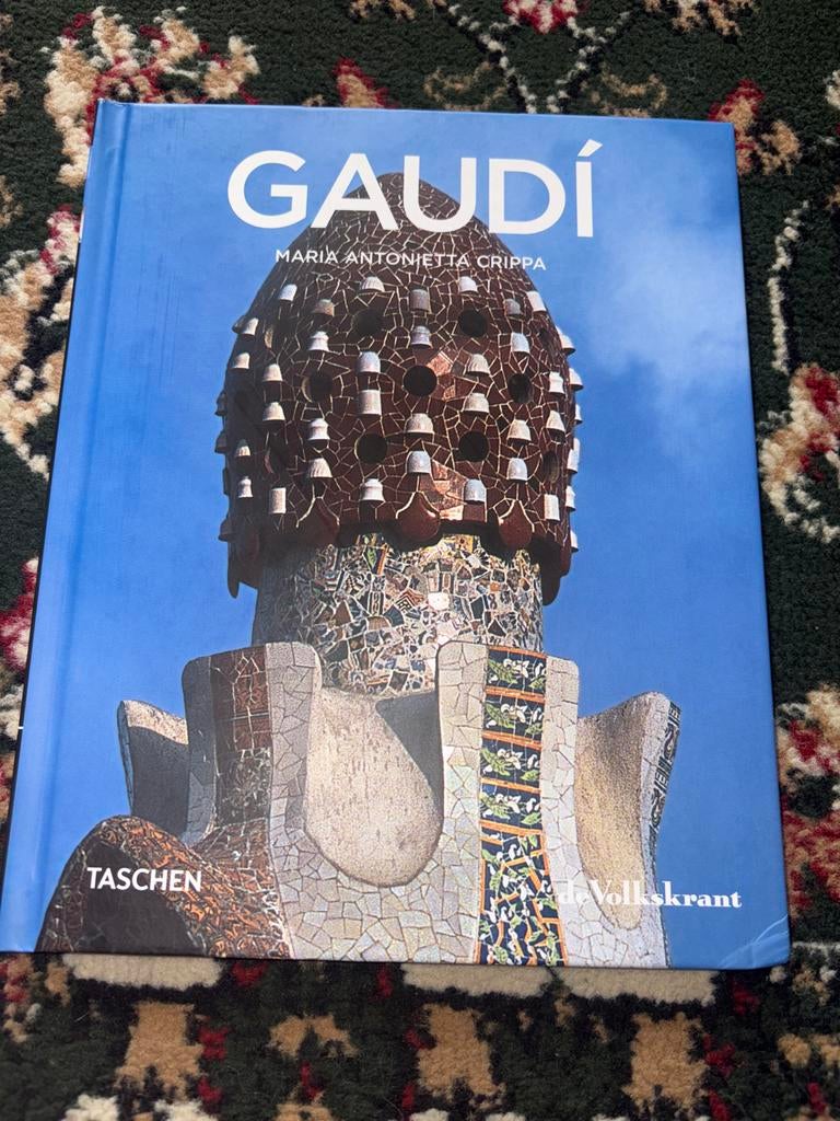 Gaudi - Maria Antonietta Crippa - Taschen / de Volkskrant, Boeken, Kunst en Cultuur | Architectuur, Zo goed als nieuw, Architecten