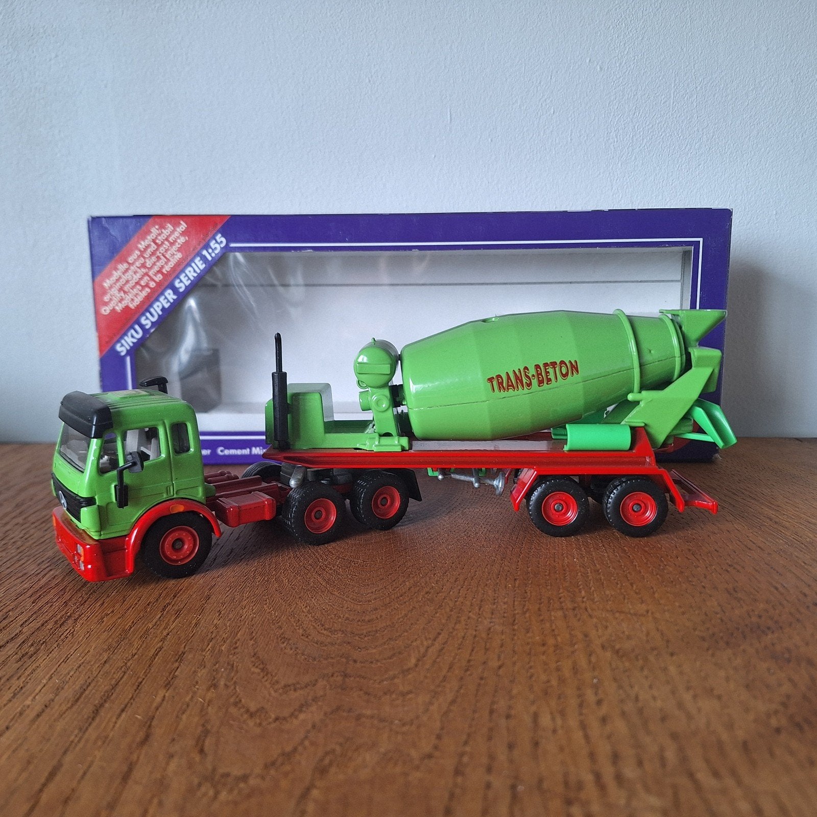 te koop Mercedes Benz betonmixer, Hobby en Vrije tijd, Modelauto's | 1:50, Ophalen of Verzenden, Nieuw, Bus of Vrachtwagen, SIKU