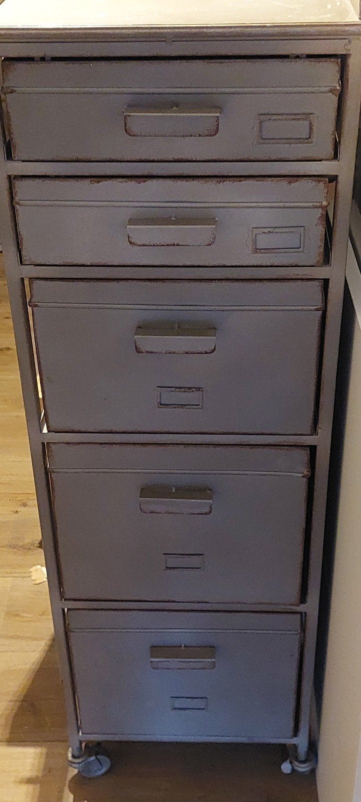 Vintage metalen ladekast met 5 lades, Huis en Inrichting, Ophalen, Minder dan 50 cm, Gebruikt, 100 tot 150 cm